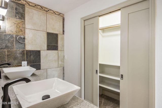 4015 N 78TH Street 115, Scottsdale, AZ 85251