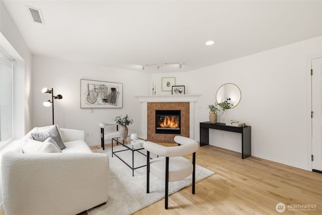 2108 250th Place SE, Sammamish, WA 98075