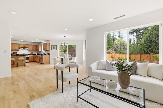 2108 250th Place SE, Sammamish, WA 98075