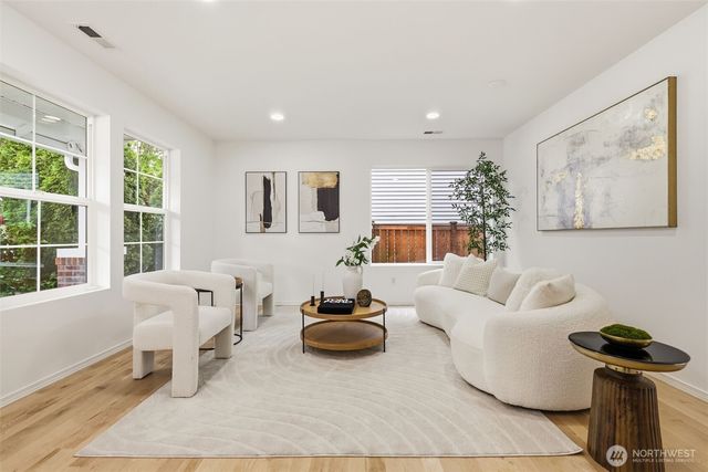2108 250th Place SE, Sammamish, WA 98075