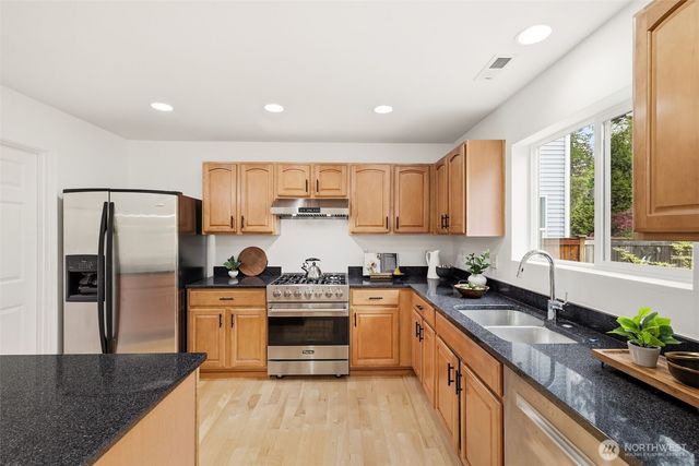 2108 250th Place SE, Sammamish, WA 98075