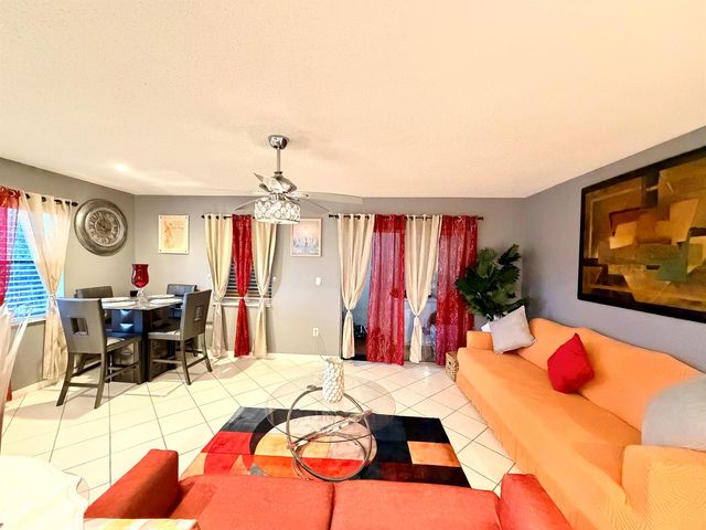 5180 E Sabal Palm Boulevard 228, Tamarac, FL 33319