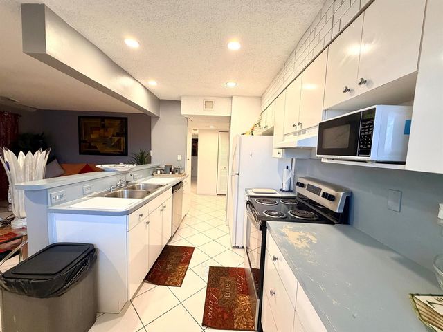 5180 E Sabal Palm Boulevard 228, Tamarac, FL 33319