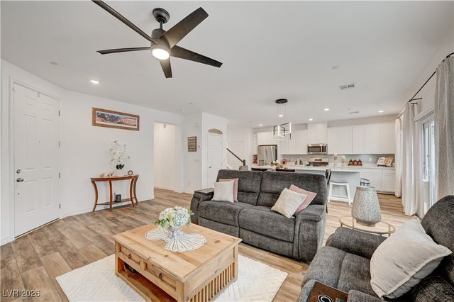 3742 Canis Minor Lane 22102, Henderson, NV 89052