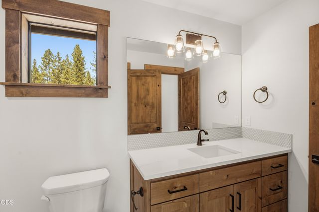 56484 Elk Run Drive 496, Bend, OR 97707