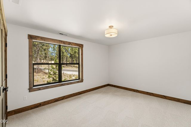 56484 Elk Run Drive 496, Bend, OR 97707