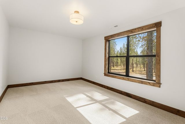 56484 Elk Run Drive 496, Bend, OR 97707