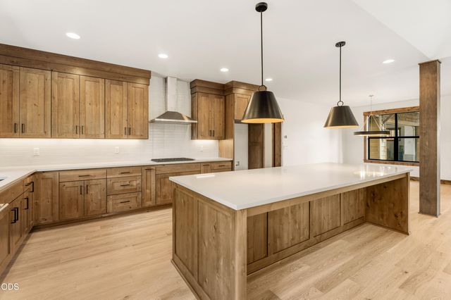56484 Elk Run Drive 496, Bend, OR 97707