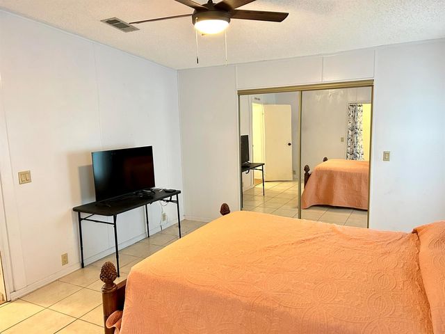 3409 Lake Overlook Place, Lake Worth, FL 33462