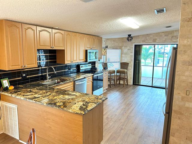 3409 Lake Overlook Place, Lake Worth, FL 33462