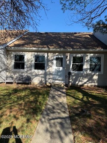 93 Halls Croft Road D, Freehold, NJ 07728