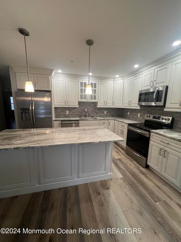 93 Halls Croft Road D, Freehold, NJ 07728