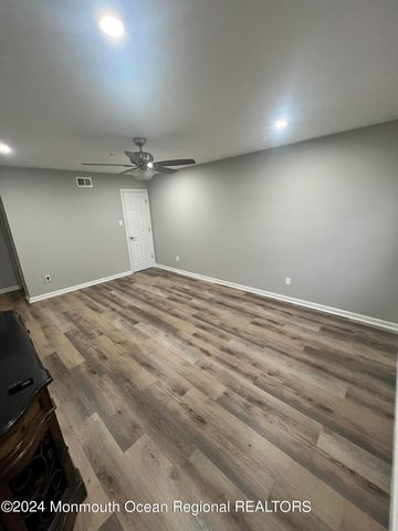 93 Halls Croft Road D, Freehold, NJ 07728