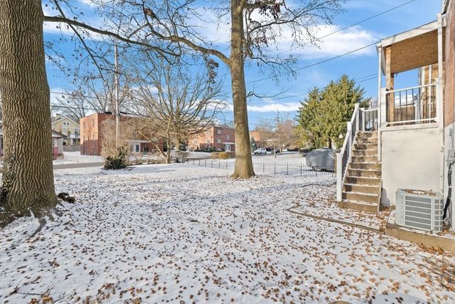 724 Ohio River Blvd, Sewickley, PA 15143