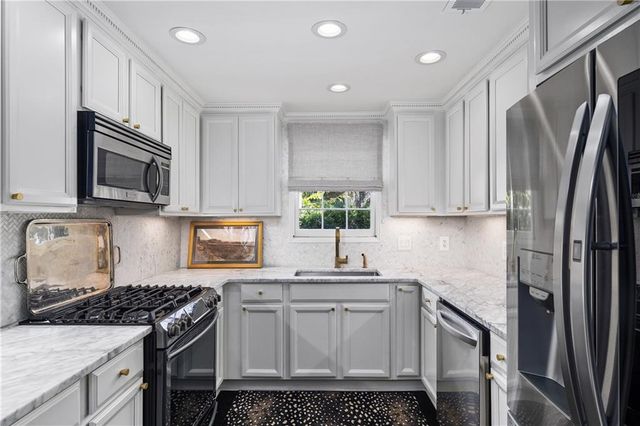 3050 Margaret Mitchell NW Drive 19, Atlanta, GA 30327