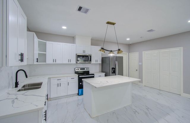12274 Wild Pine Drive A, Houston, TX 77039