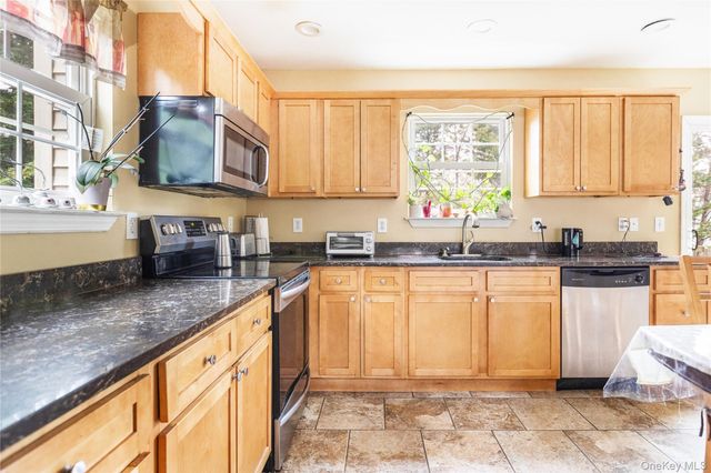 159 Main Avenue, Mastic, NY 11950