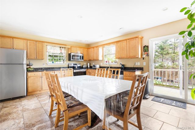 159 Main Avenue, Mastic, NY 11950