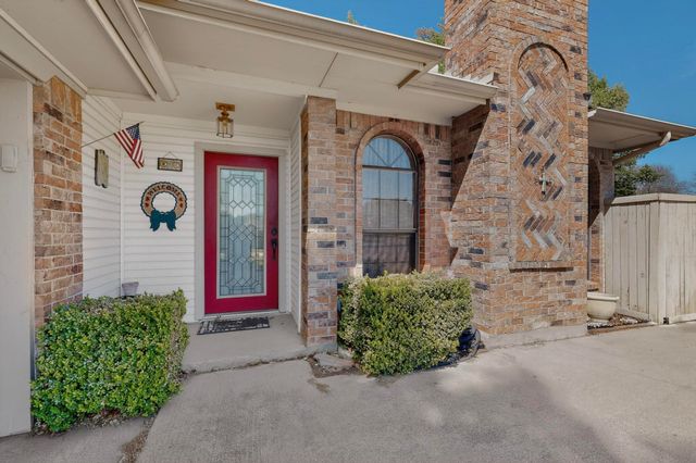 2212 Oak Bluff Drive, Flower Mound, TX 75028
