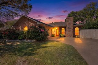 2212 Oak Bluff Drive, Flower Mound, TX 75028