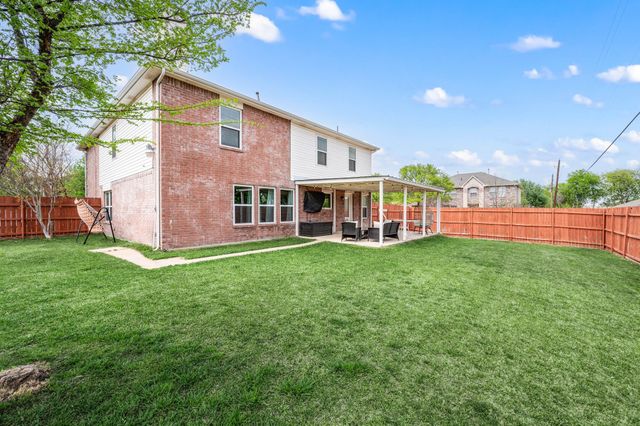 1040 Canyon Drive, Justin, TX 76247
