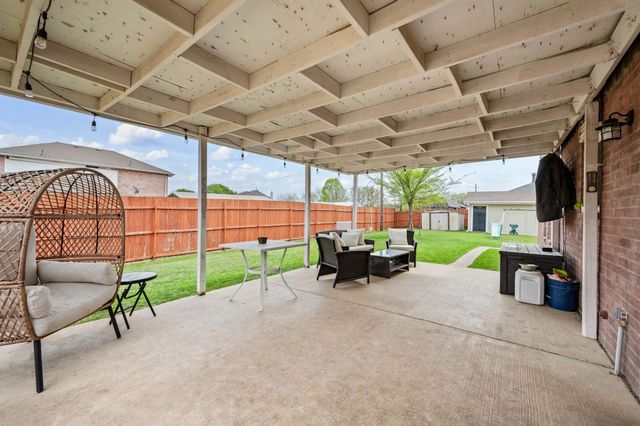 1040 Canyon Drive, Justin, TX 76247