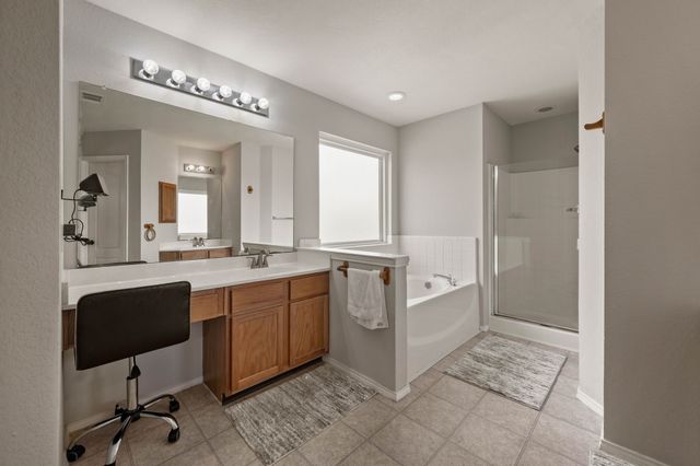 1040 Canyon Drive, Justin, TX 76247