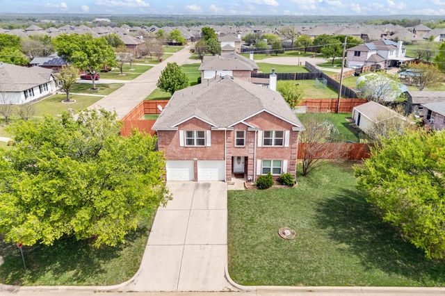 1040 Canyon Drive, Justin, TX 76247