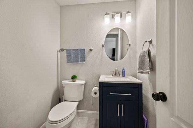 1040 Canyon Drive, Justin, TX 76247