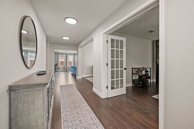 1040 Canyon Drive, Justin, TX 76247