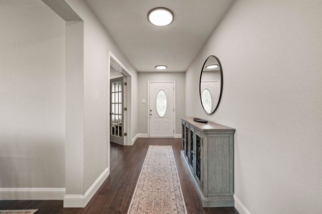 1040 Canyon Drive, Justin, TX 76247