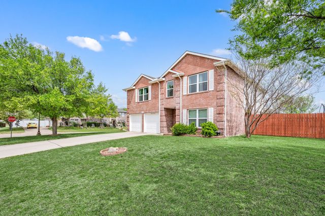 1040 Canyon Drive, Justin, TX 76247