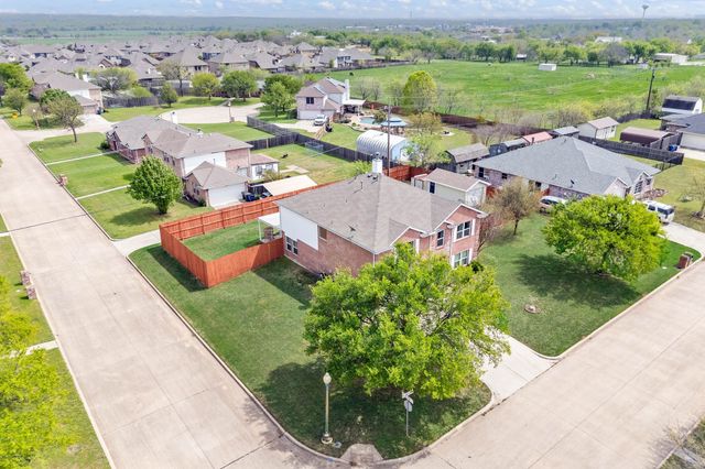 1040 Canyon Drive, Justin, TX 76247