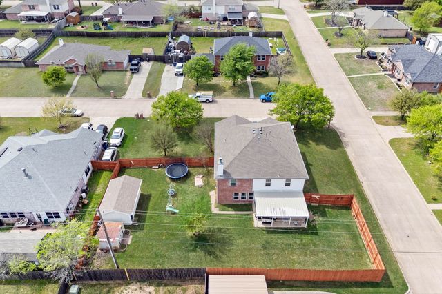 1040 Canyon Drive, Justin, TX 76247