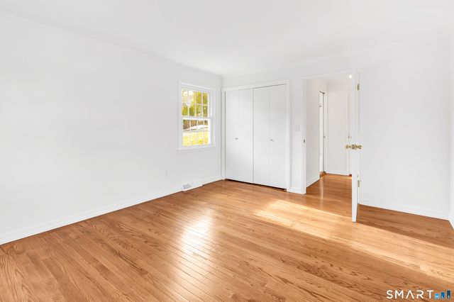 60 Heritage Hill Road APT A, New Canaan, CT 06840