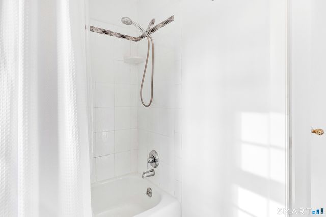 60 Heritage Hill Road APT A, New Canaan, CT 06840