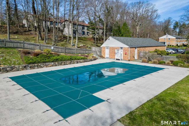 60 Heritage Hill Road APT A, New Canaan, CT 06840