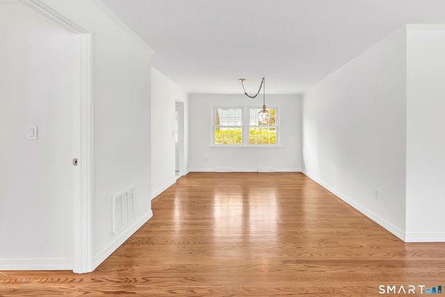 60 Heritage Hill Road APT A, New Canaan, CT 06840