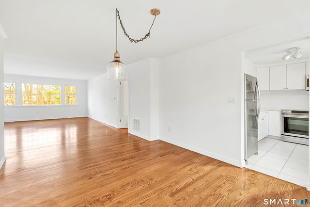 60 Heritage Hill Road APT A, New Canaan, CT 06840