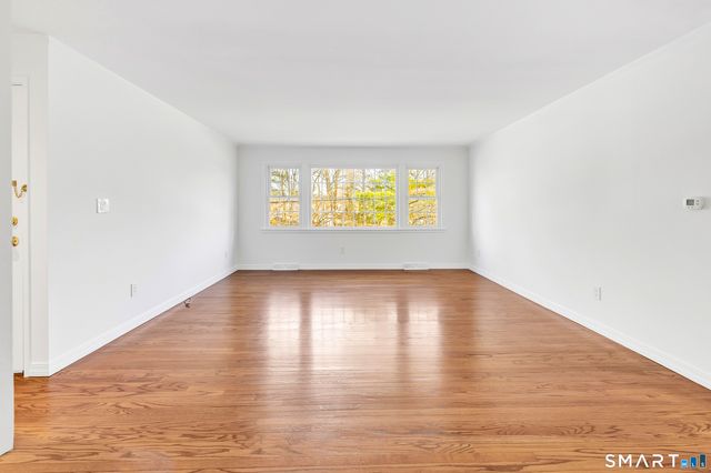 60 Heritage Hill Road APT A, New Canaan, CT 06840