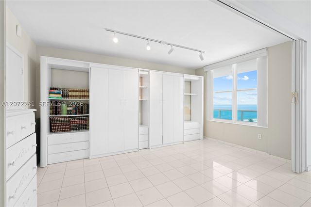 5001 Collins Ave 10G, Miami Beach, FL 33140