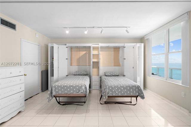 5001 Collins Ave 10G, Miami Beach, FL 33140