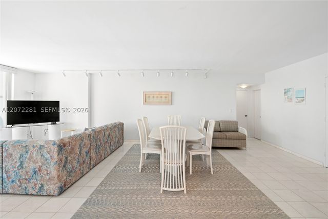 5001 Collins Ave 10G, Miami Beach, FL 33140