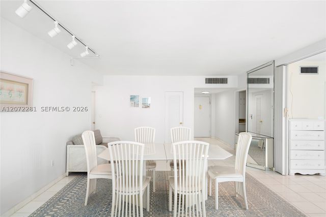 5001 Collins Ave 10G, Miami Beach, FL 33140