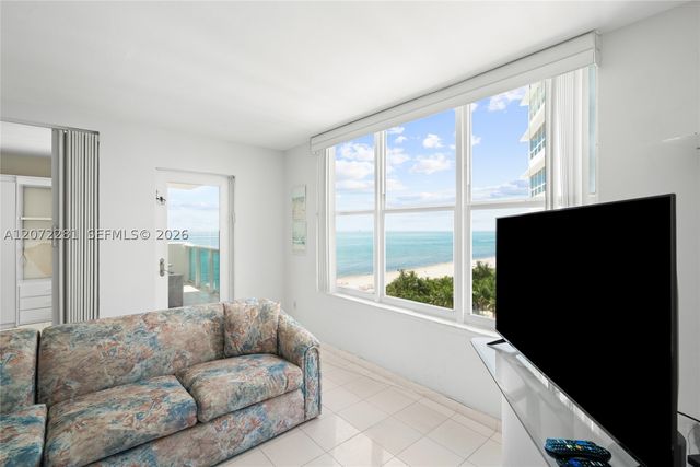 5001 Collins Ave 10G, Miami Beach, FL 33140