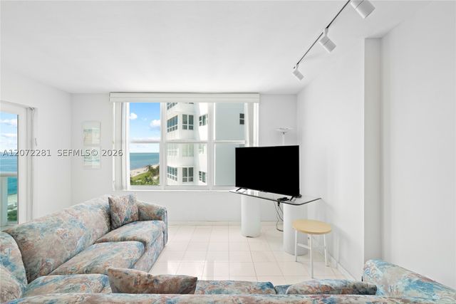 5001 Collins Ave 10G, Miami Beach, FL 33140