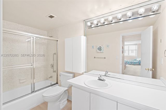 5001 Collins Ave 10G, Miami Beach, FL 33140