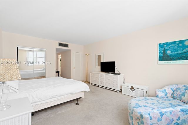 5001 Collins Ave 10G, Miami Beach, FL 33140
