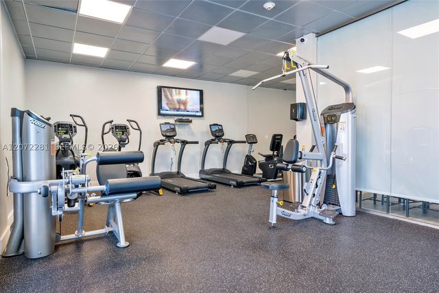 5001 Collins Ave 10G, Miami Beach, FL 33140