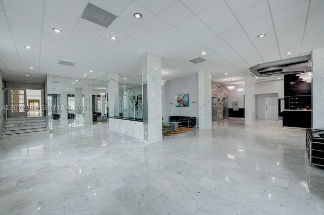 5001 Collins Ave 10G, Miami Beach, FL 33140